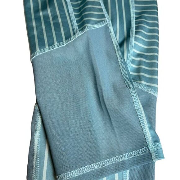 Reel Life Poly Spandex Mesh Aqua Teal Striped Leggings Side pockets Size Medium - Picture 6 of 9